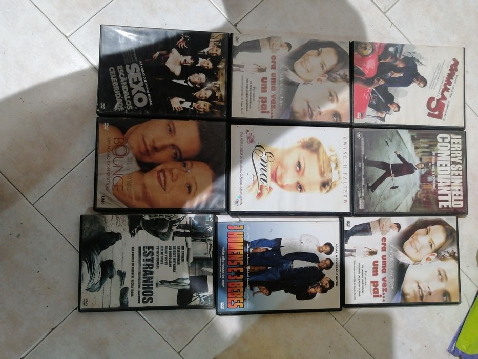 Vendo três sacos de filmes de DVD's