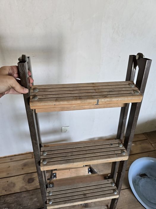 Металева складна драбина, сходи на горище