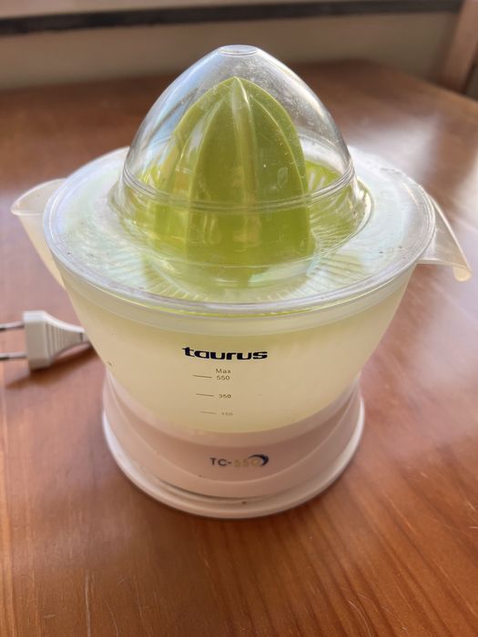 Espremedor de citrinos Taurus