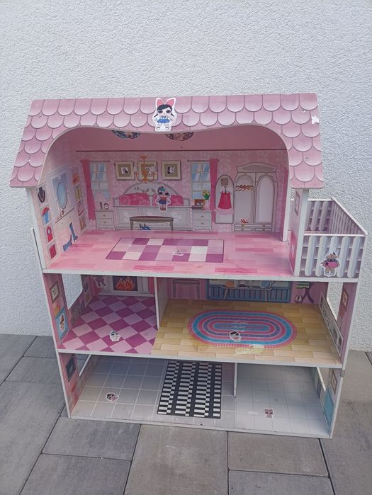 Domek drewniany dla lalek