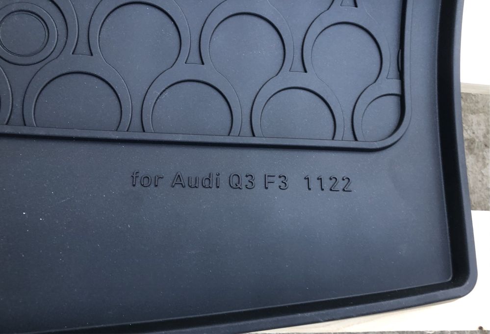 Коврик багажника Audi Q3 2019 - новий