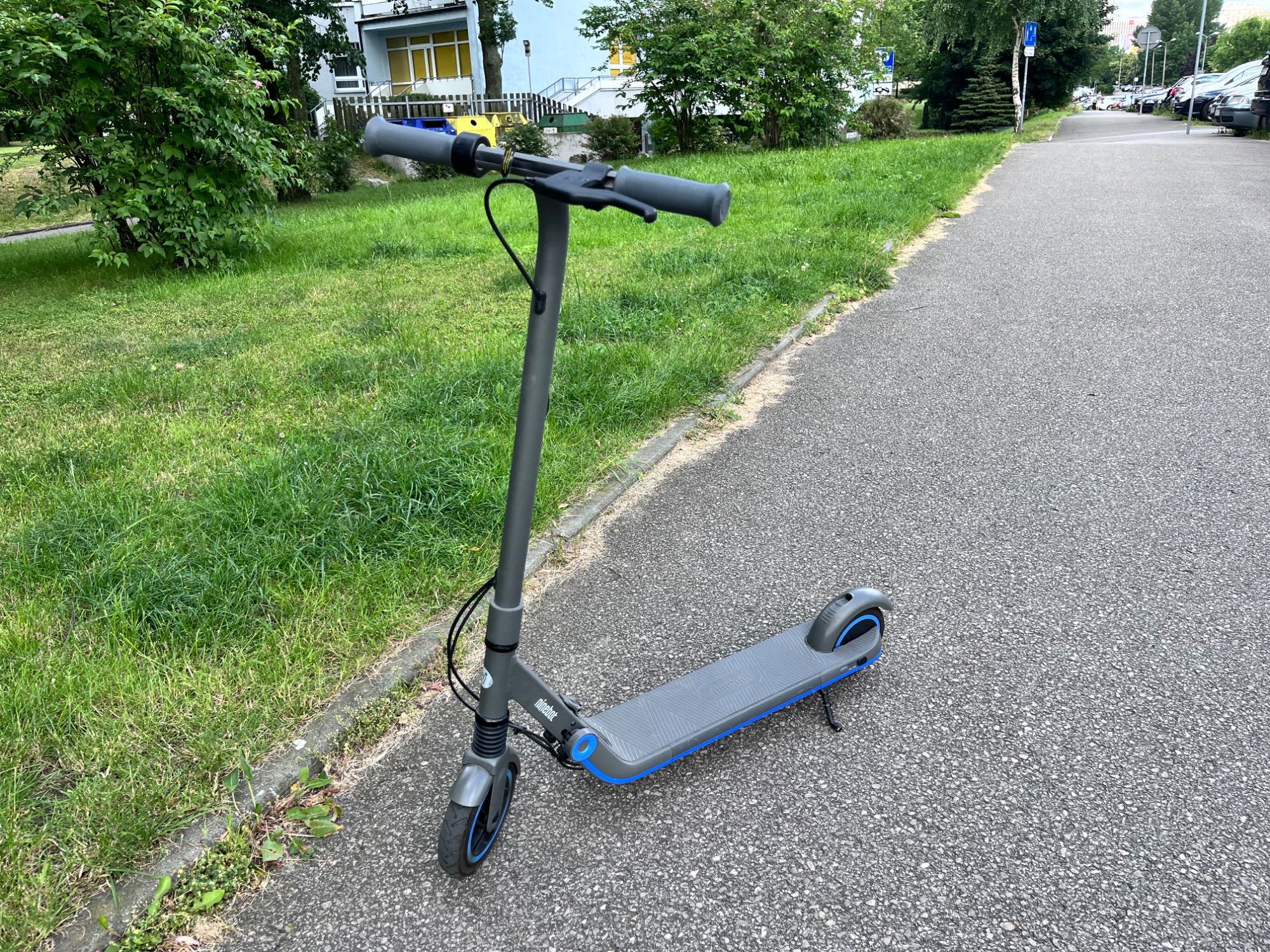 Hulajnoga elektryczna Segway Ninebot Zing E10