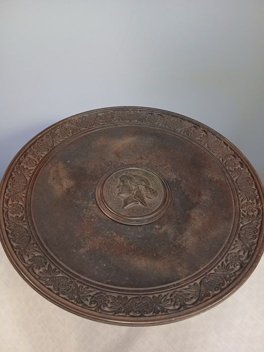 Patera na nodze antyczna