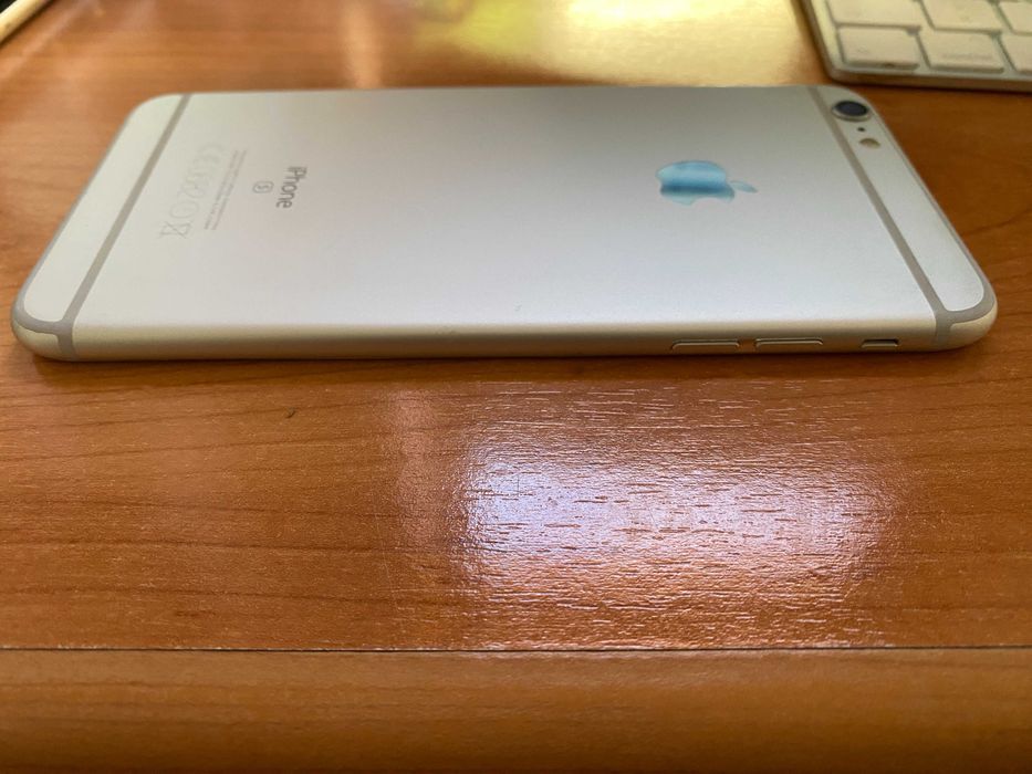 Apple iPhone 6s Plus 64Gb em estado razoável Desbloqueado