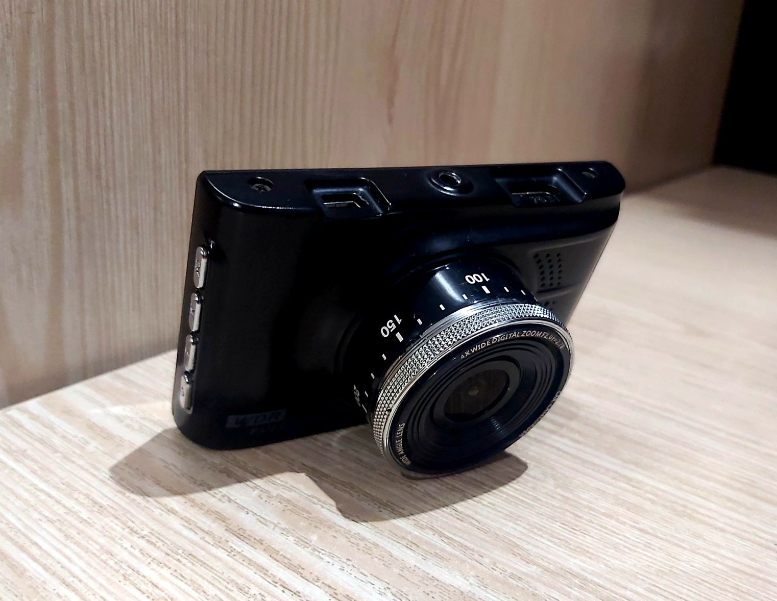 Видеорегистратор Eplutus DVR 916 5Мп Идеальное состояние.