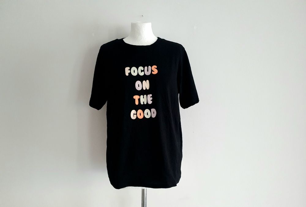 PRIMARK czarnt t-shirt napisy focus on the good L 40 m 38 s 36 bawełna