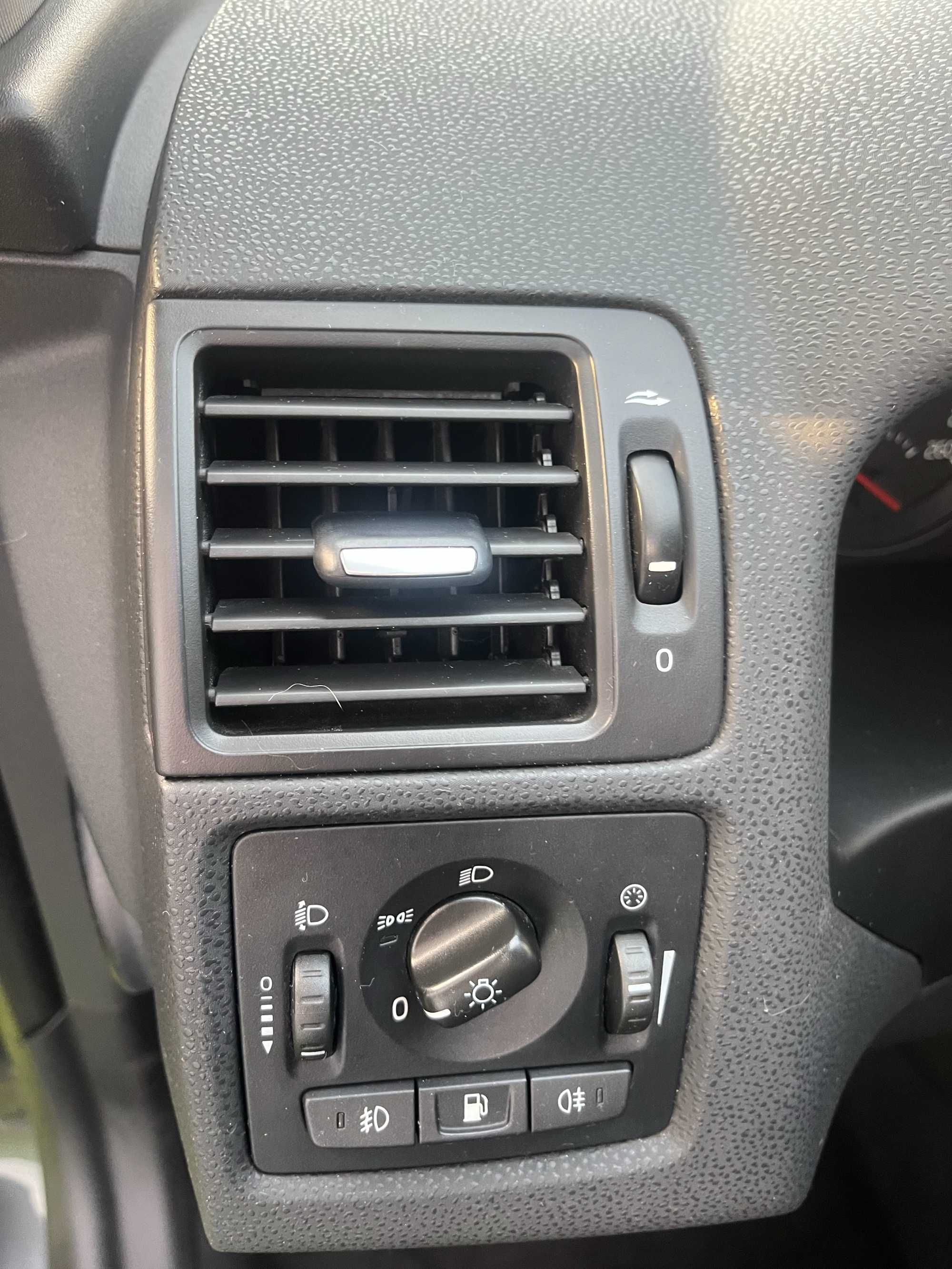 Volvo v50 1.6D 2010