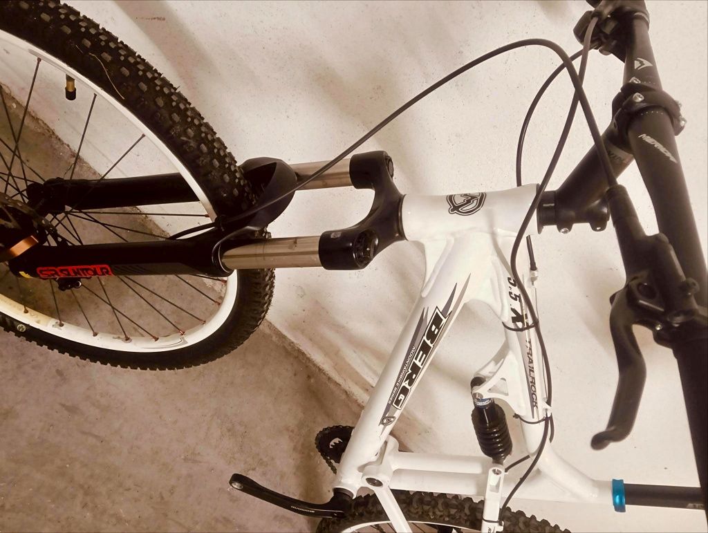 Bicicleta Btt Suspensão total Bmx