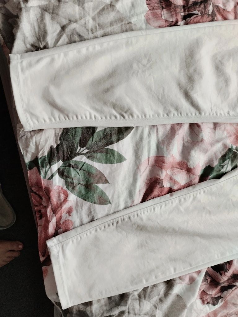 Białe elastyczne mega zbierające jeansy skinny z wysokim stanem