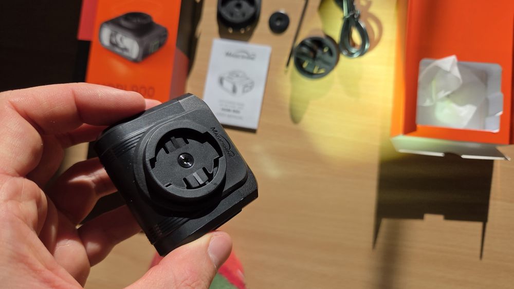 Lampka rowerowa Magicshine Hori 900