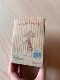 Nowe Maileg Mum and Dad Mice in Cigar box, Odkurzacz dla myszek