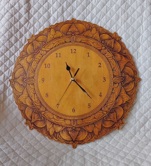 Zegar ścienny wykonany grawerem laserowym duży 36 cm