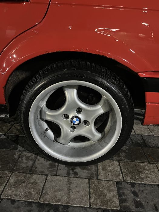 БМВ E30 Бмв 1.6