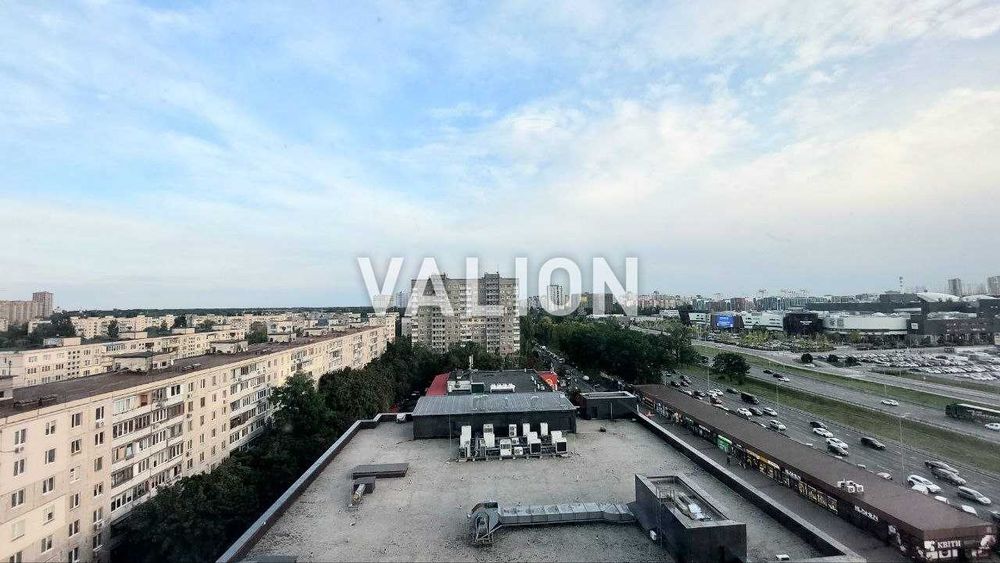 Продаж 2к квартири вул Лятошинського 18 Голосіївський р-н правий берег