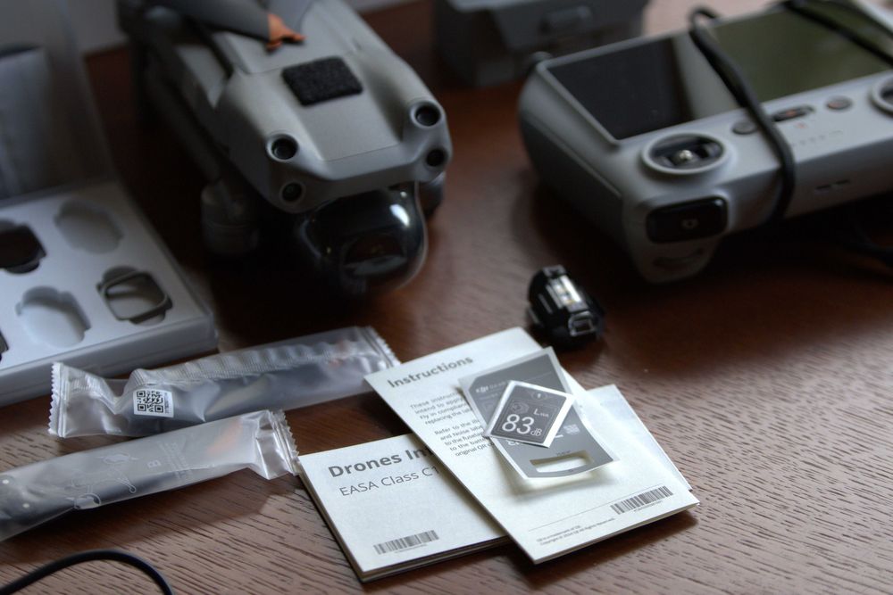 Dron DJI Air 2S, 2 baterie, sterownik RC z wyświetlaczem,filtry,class1