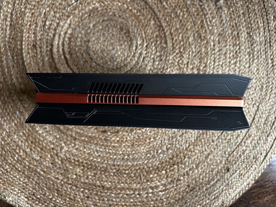 Desktop Gaming ASUS ROG GR8II-T022Z Negociável