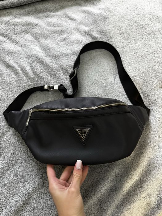 Оригінальна Бананка від Guess