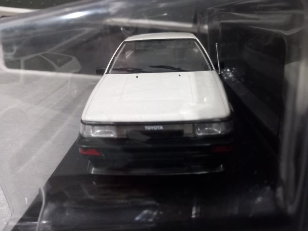 Miniaturas Toyota Corolla AE86 1/24