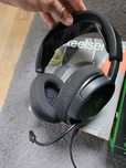 Słuchawki Arctis Nova 1 i Razer BlackShark V2 X