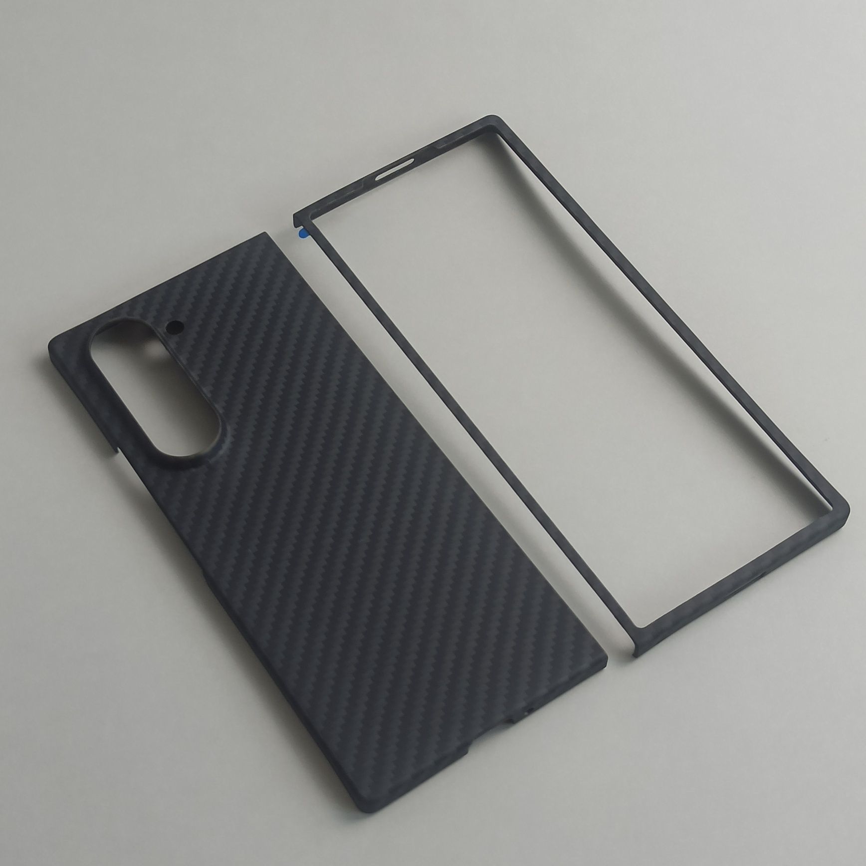 Карбоновый чехол Samsung Galaxy Fold 6
