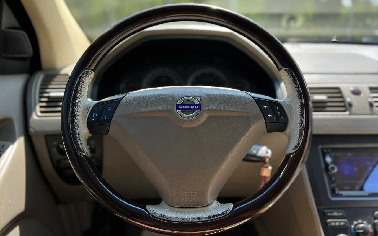 Volvo XC90  2005