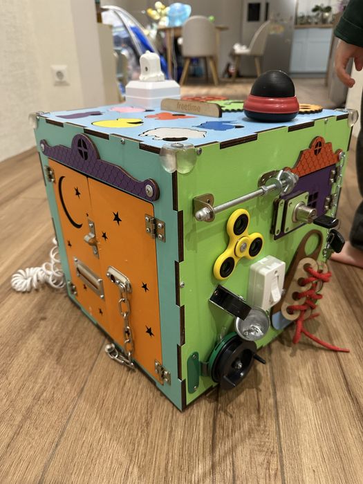 Бізікуб великий 30*30