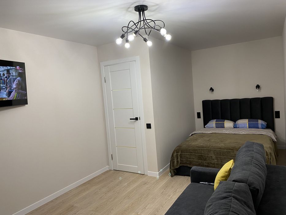 1к ТЕПЛА квартира Подобово центр Яровиця погодинно. Звітні документи