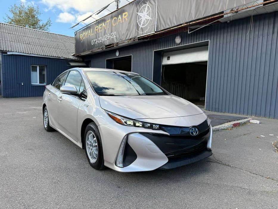 Аренда та прокат Toyota Prius Plug-in Prime Hybrid  2
2020 год 
1,6 бе