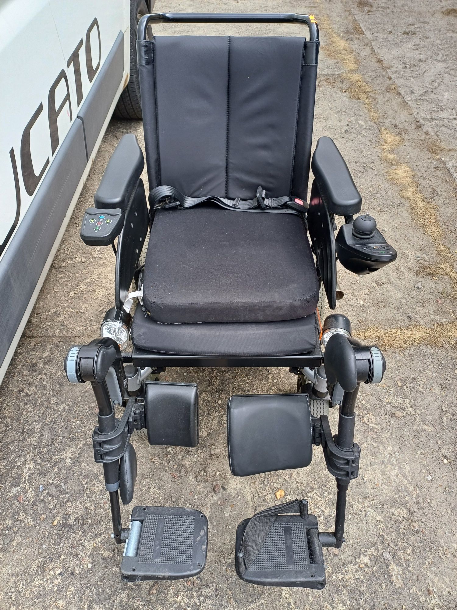 Wozek inwalidzki INVACARE Stream elektryczny
