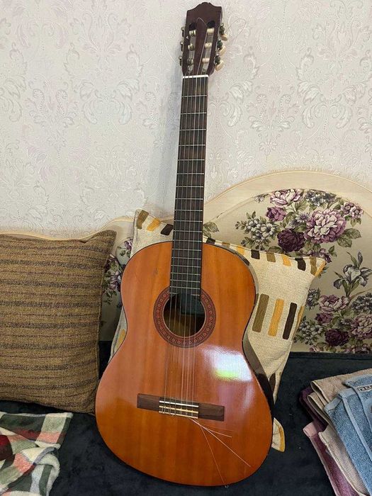 Ямаха гитара с чехлом