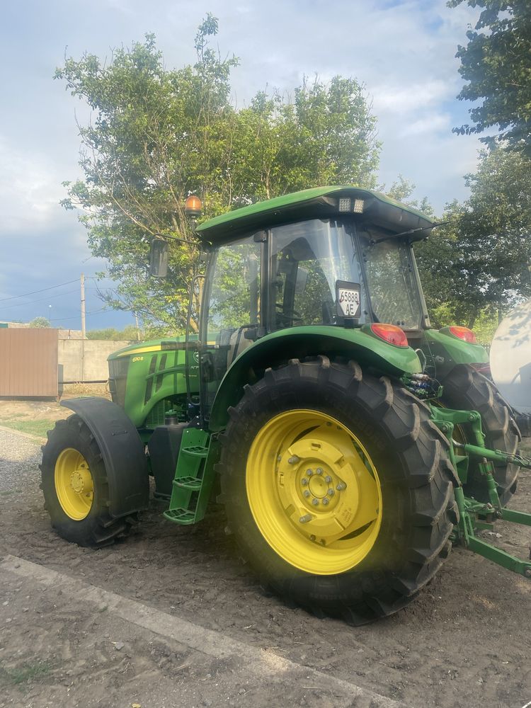 Продам трактор John deere 6110b