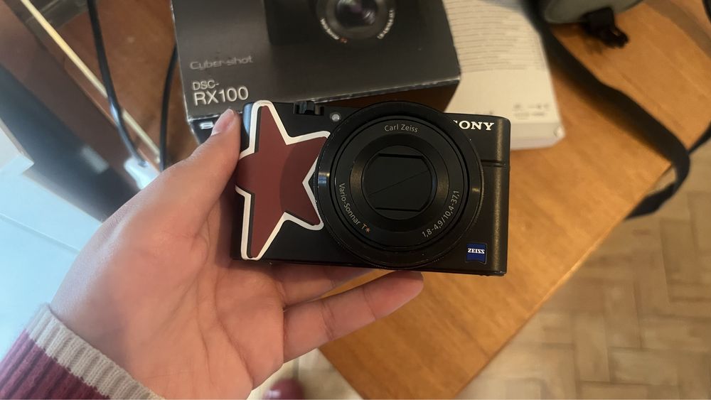 Camera digital sony rx100
