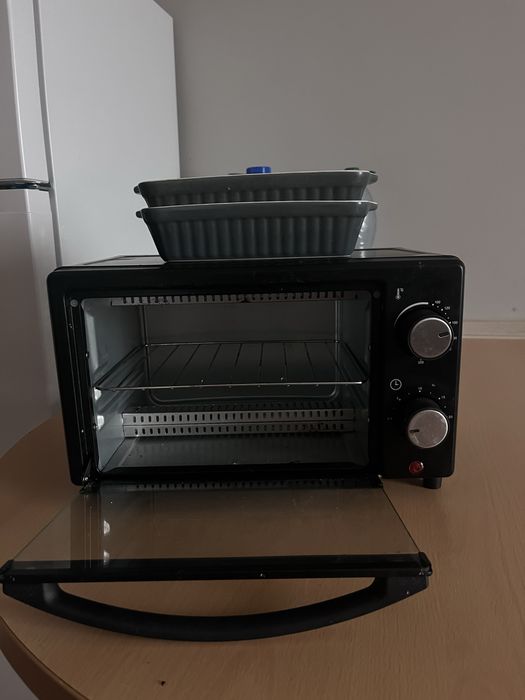 Духовка для запікааня і 2 форми для запікання