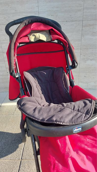 Carrinho de bebé Chicco em muito bom estado