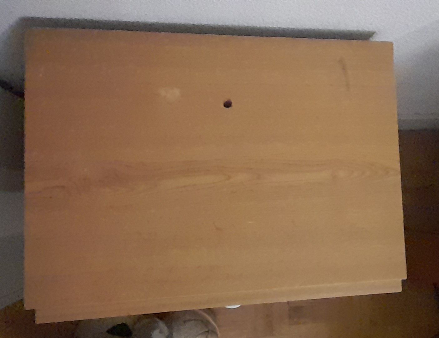 Mesa de cabeceira castanha