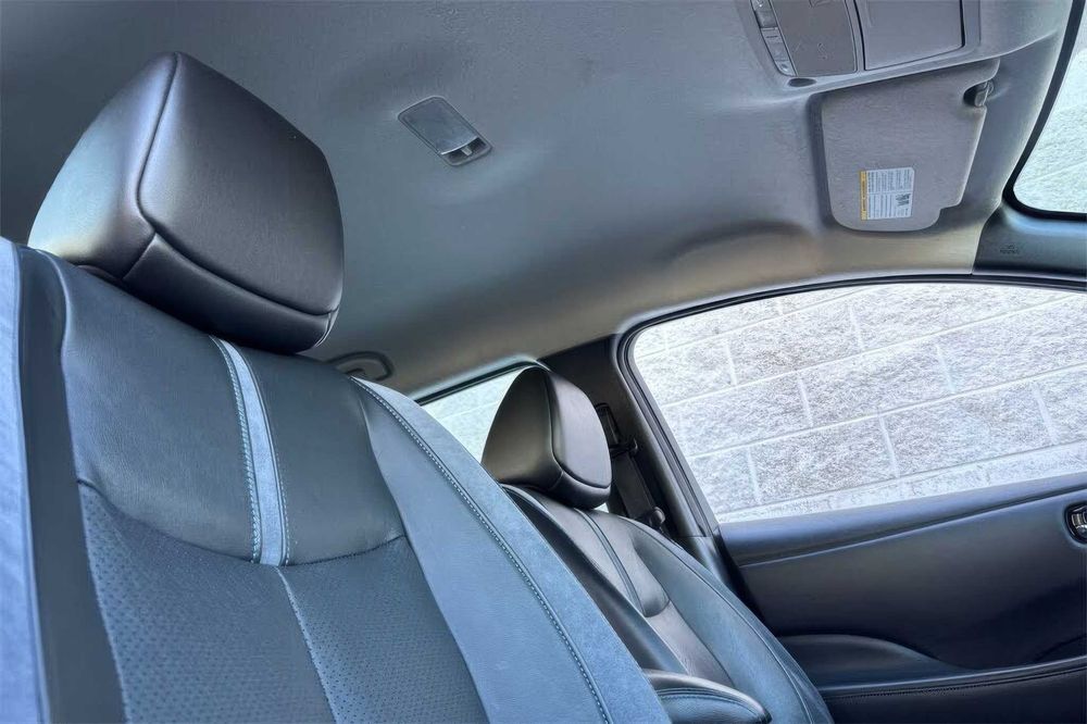 Nissan LEAF SL      2019