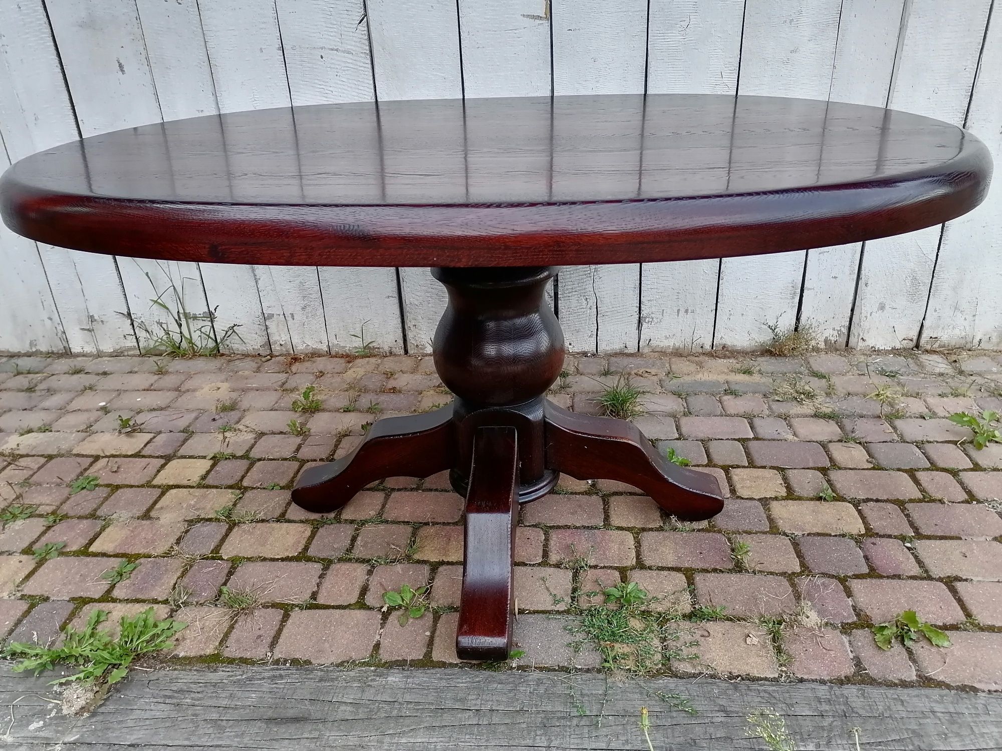 Masywny dębowy stół owalny sześć krzeseł