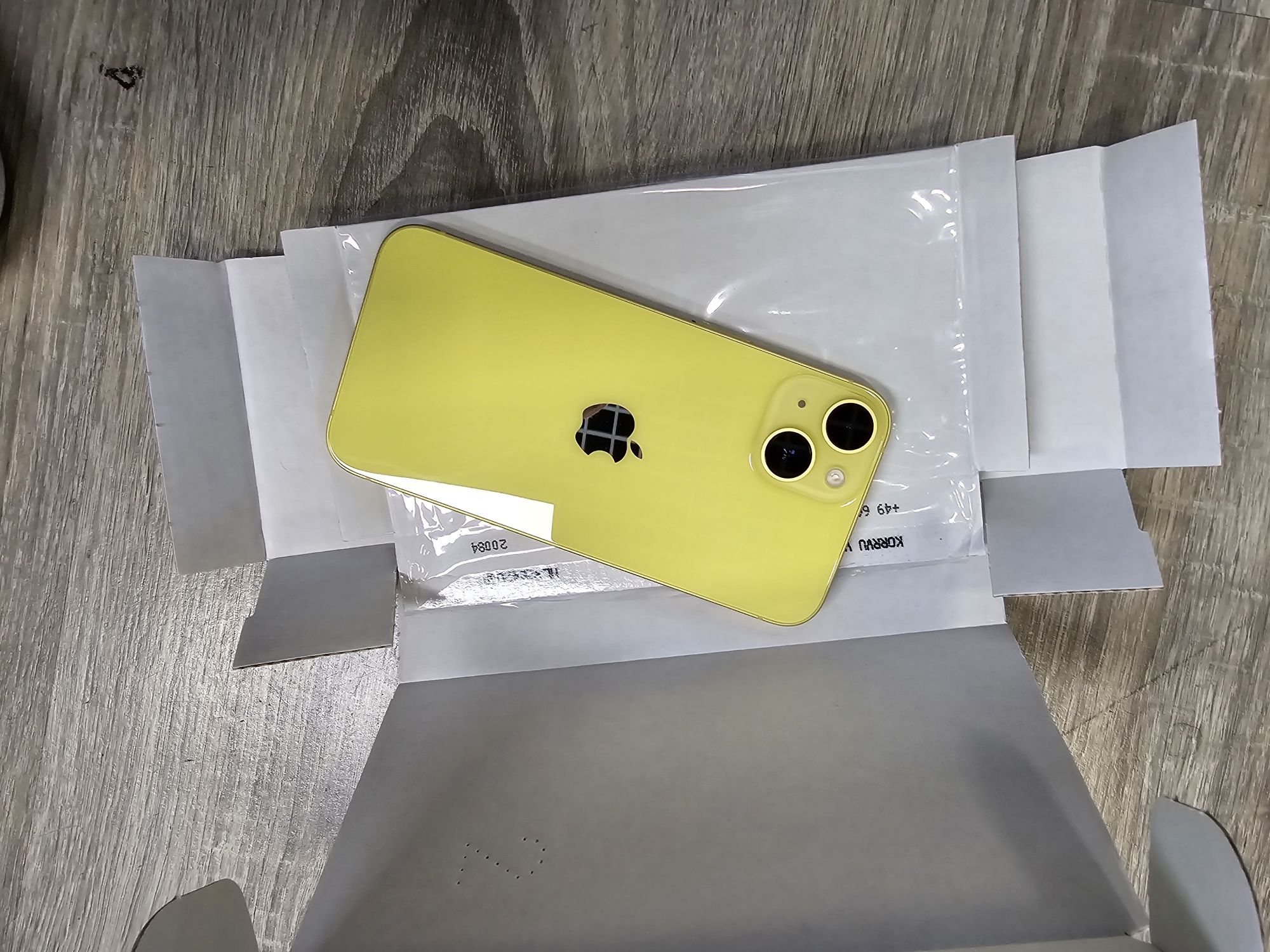 Apple iPhone 14 256gb Yellow factura e garantia