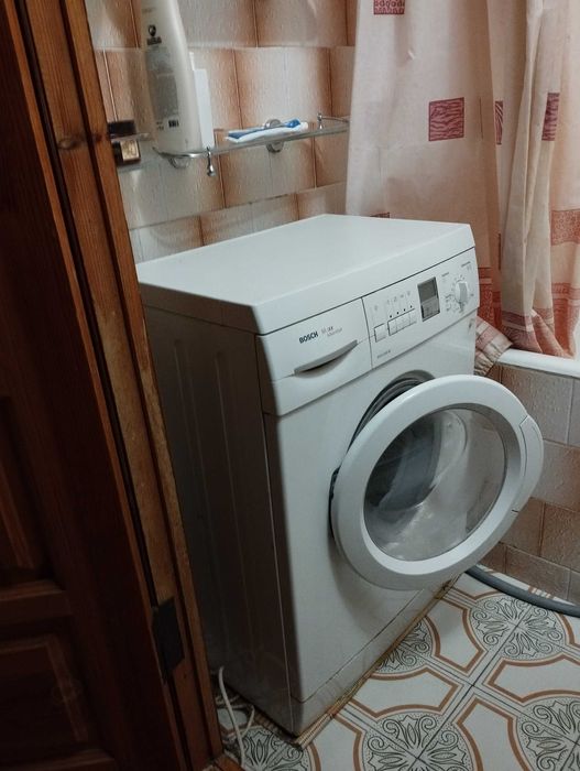 м.Позняки.Комната  под ключ  БЕЗ ХОЗЯЕВ  для  девушки  ул.Мишуги 7