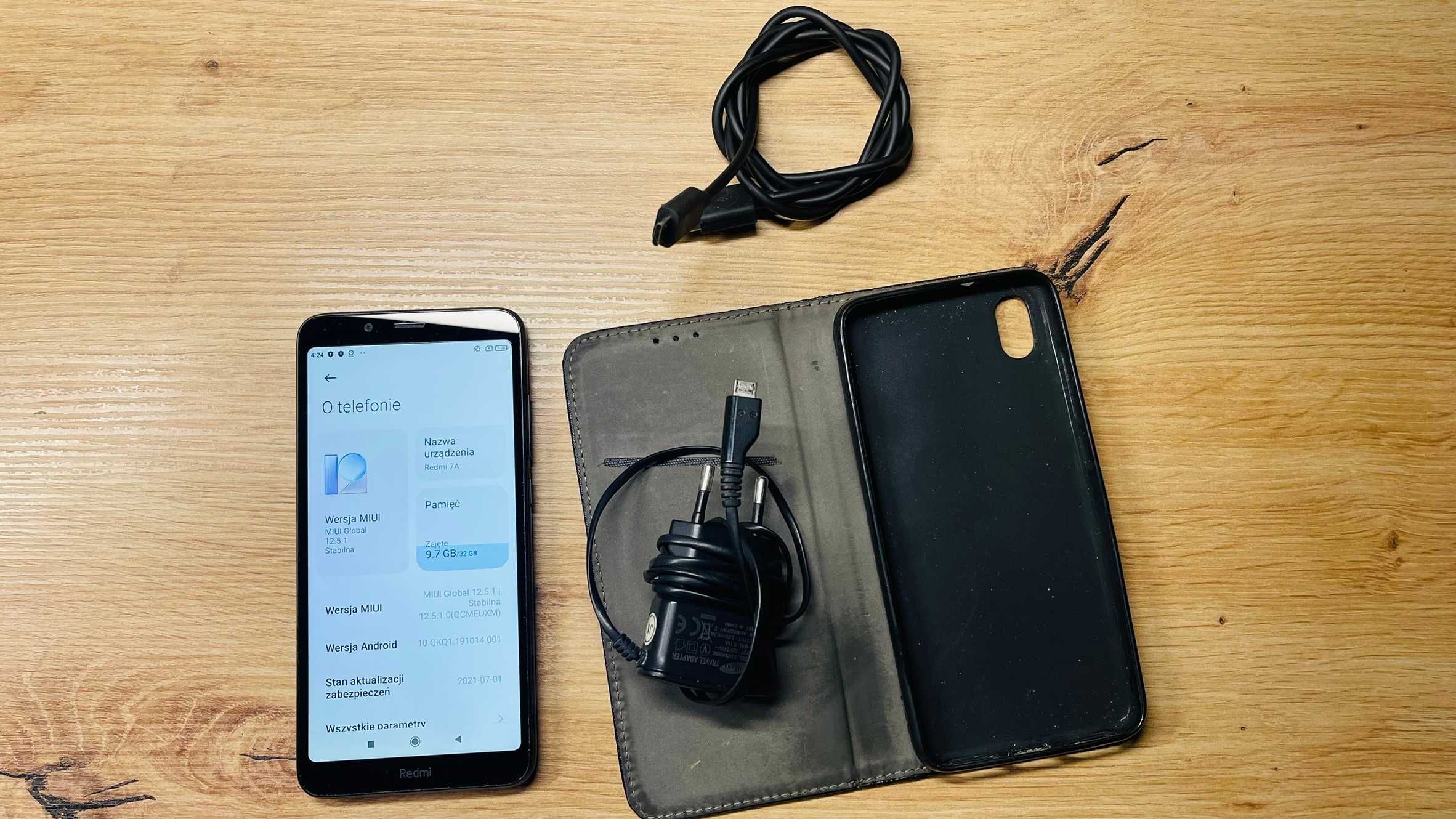 XIAOMI Redmi 7A 2/32 Black, Dual Sim, Etui zamykane 2xładowarka