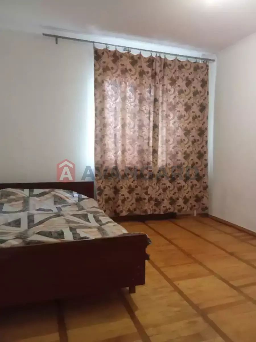 Продам 3-комнатная рядом с ДАФИ и Эпицентром, Тополь-1