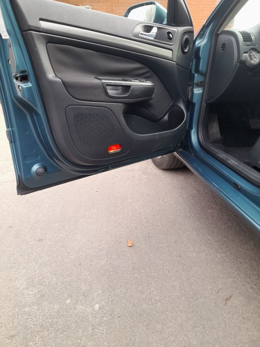 продам машину 2600