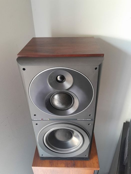 Colunas Bang Olufsen