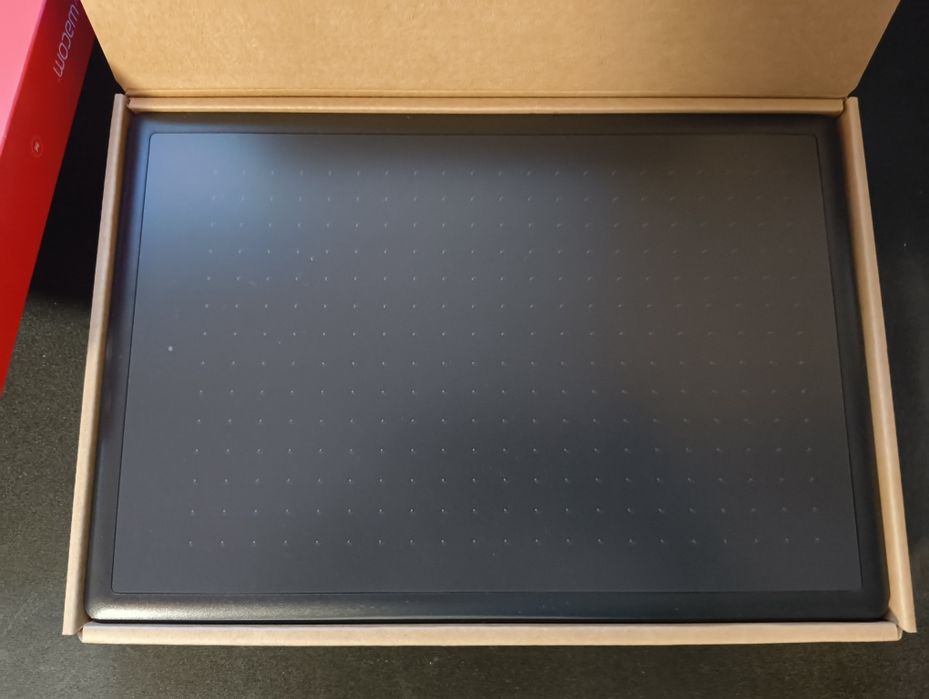 One Wacom CTL-672