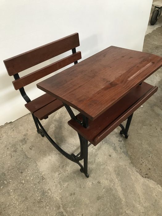 Escrevaninha antiga de ctriança