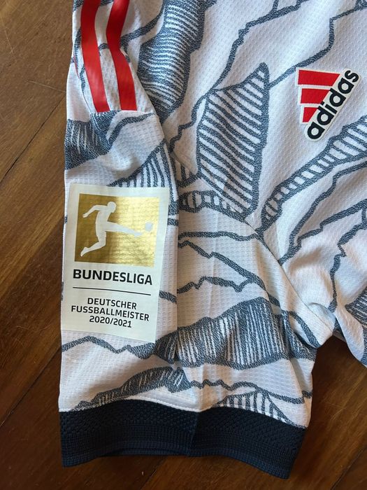 Camisola autografada por Lewandowski 20/21