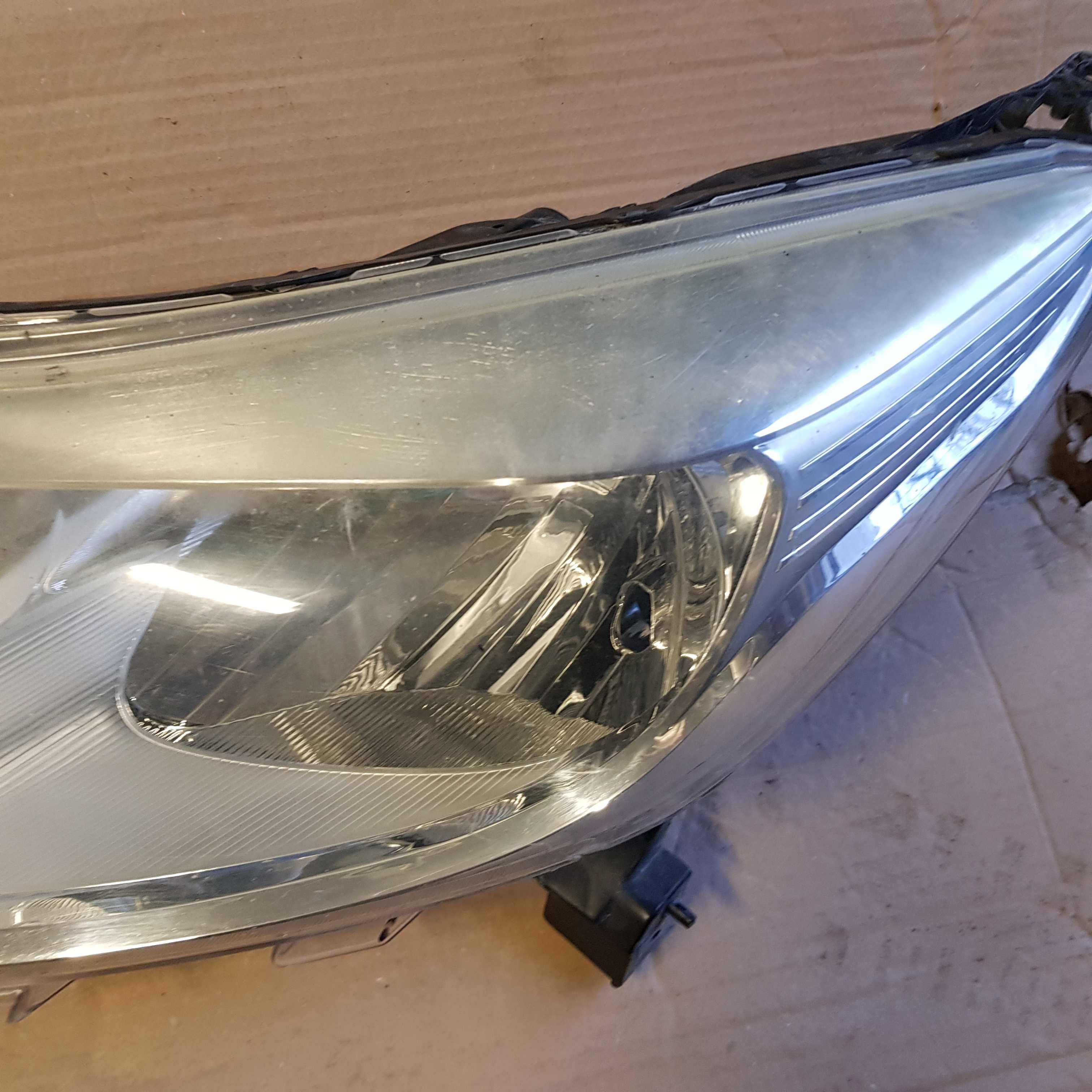 lampa przód Nissan Note II 2013-16