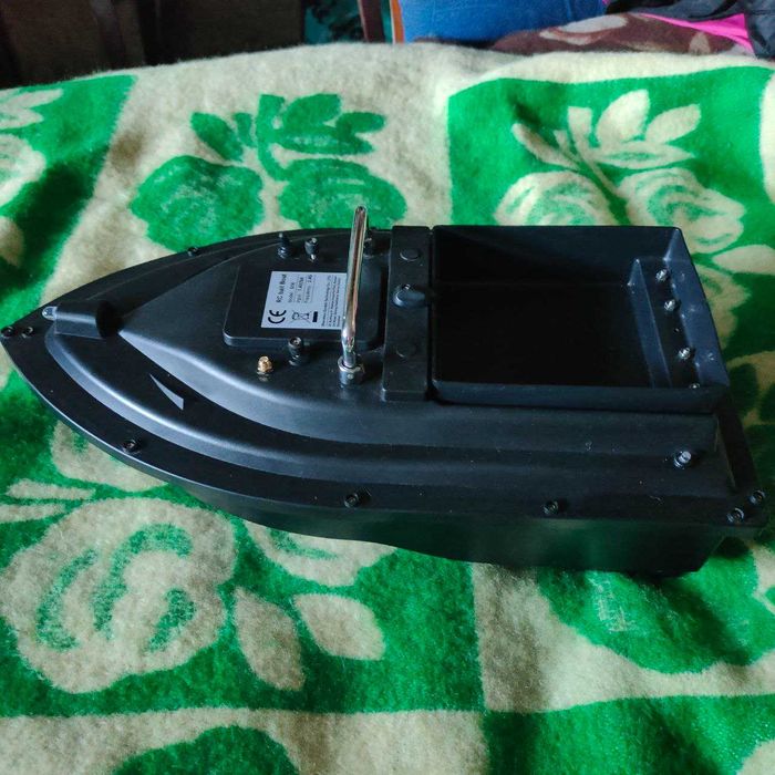 кораблик D16 для рибалкі з gps