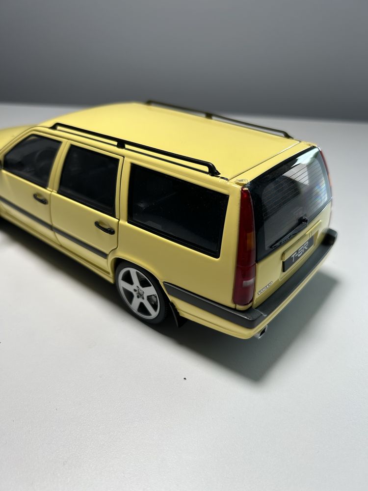 Volvo 850r model 1:18 auto art