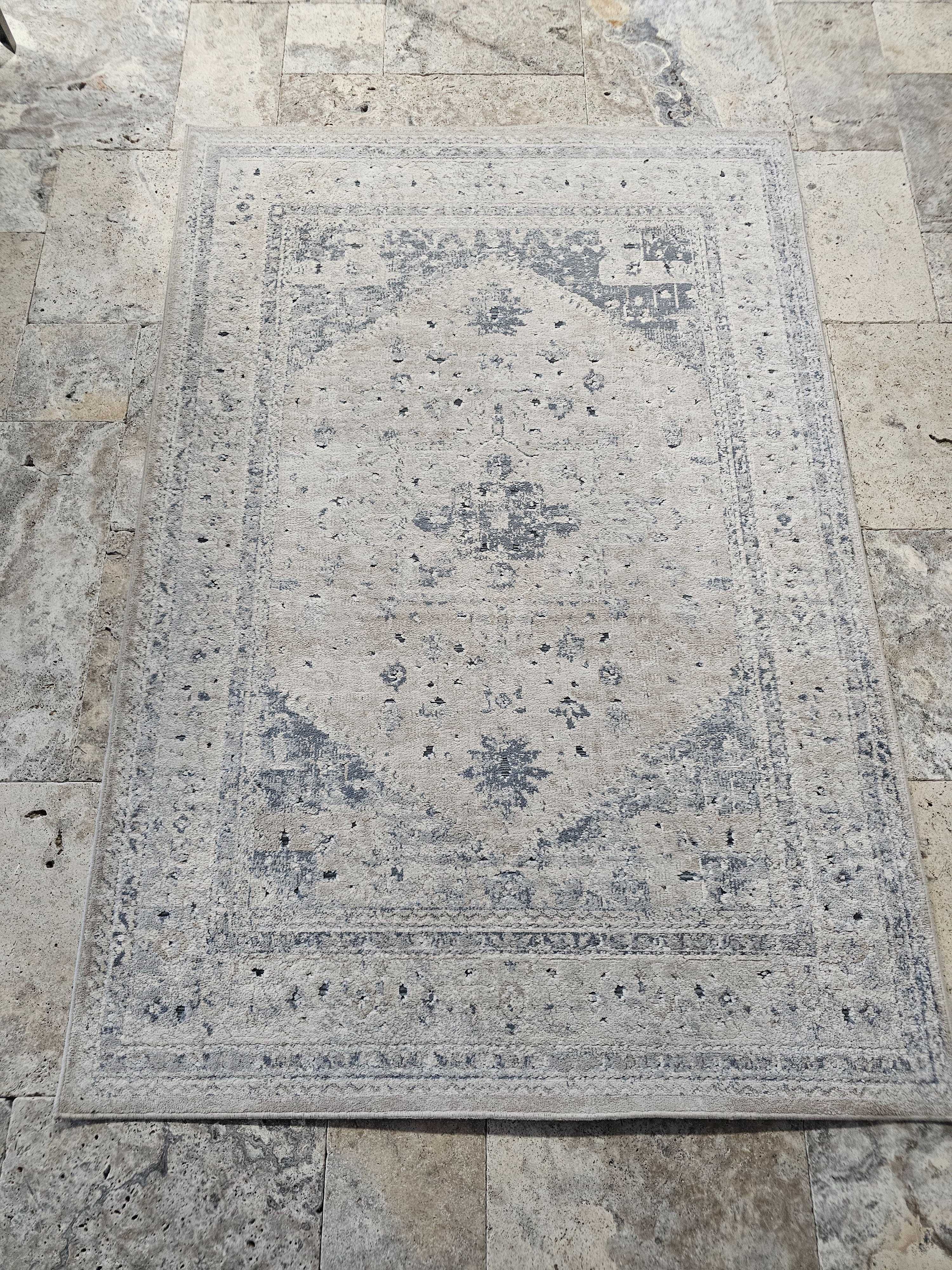 Dywan do salonu 120 x 170 cm.
